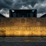 Art 146 GG Bundeskanzleramt: Schutzwall der Menschenrechte oder Totalausfall? Art 146 GG Bundeskanzleramt entlarvt: Warum Art. 146 GG die uneinnehmbare Festung der Menschenrechte ist und warum das Kanzleramt planlos versagt.